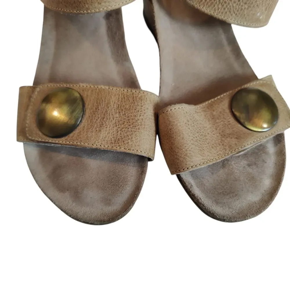 Taos Sz 39 (US 8-8.5) Tan Carousel 2 Wedge Sandals Leather Strappy Adjustable